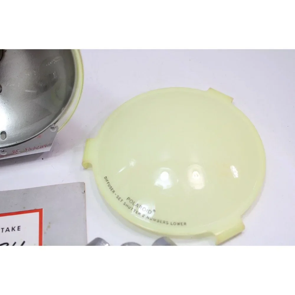 Polaroid BC Flash Model 281 w/ Bulbs & Diffuser 88933